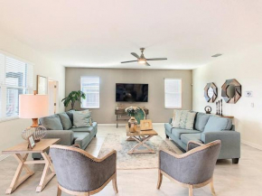 NEW 6 bed6 bath w private pool/10 mints Disney